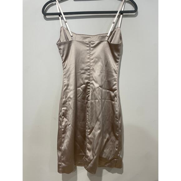 Elegant Cream Mini Dress - Picture 4 of 4